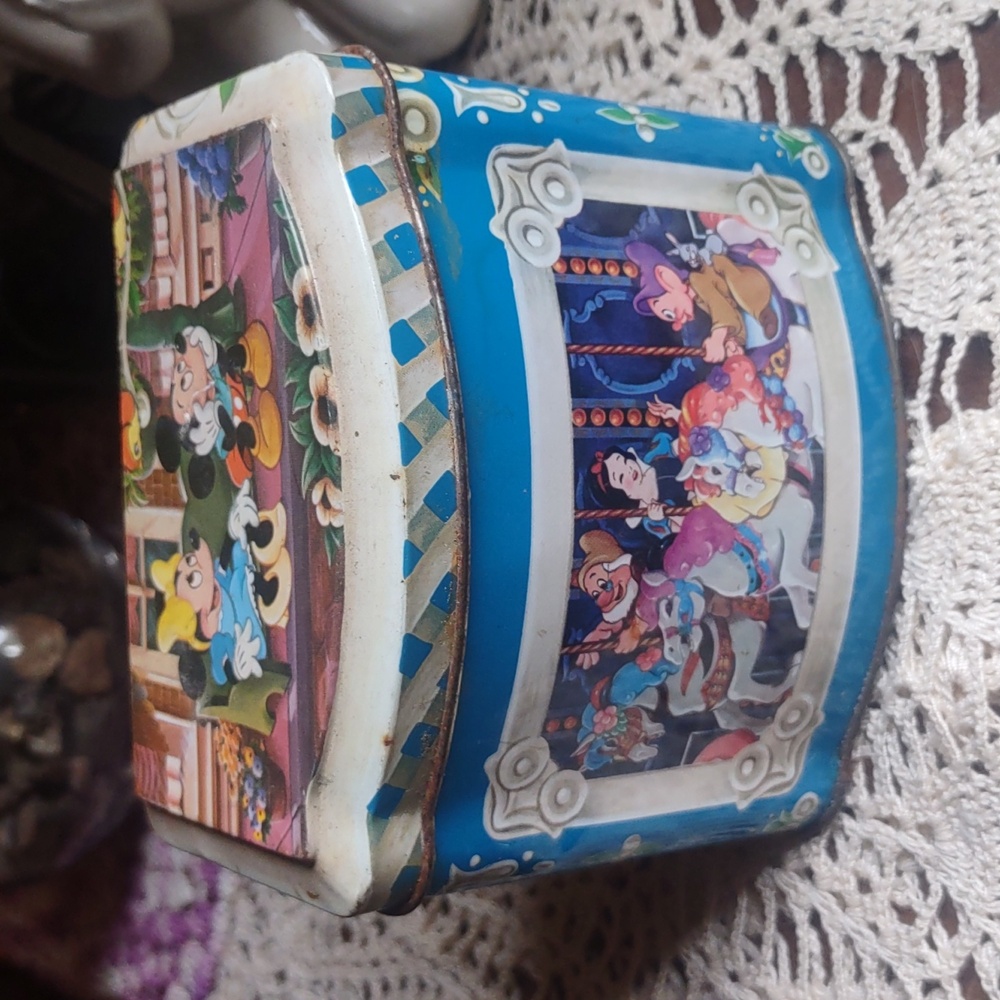 1985 Walt Disney Productions Mickey's Candy Company candy canister w hinged lid